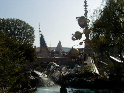 Tomorrowland<br>Location: <a href="https://www.google.com/maps/search/?api=1&query=33.81262,-117.91834" target="_new">Disneyland</a>
